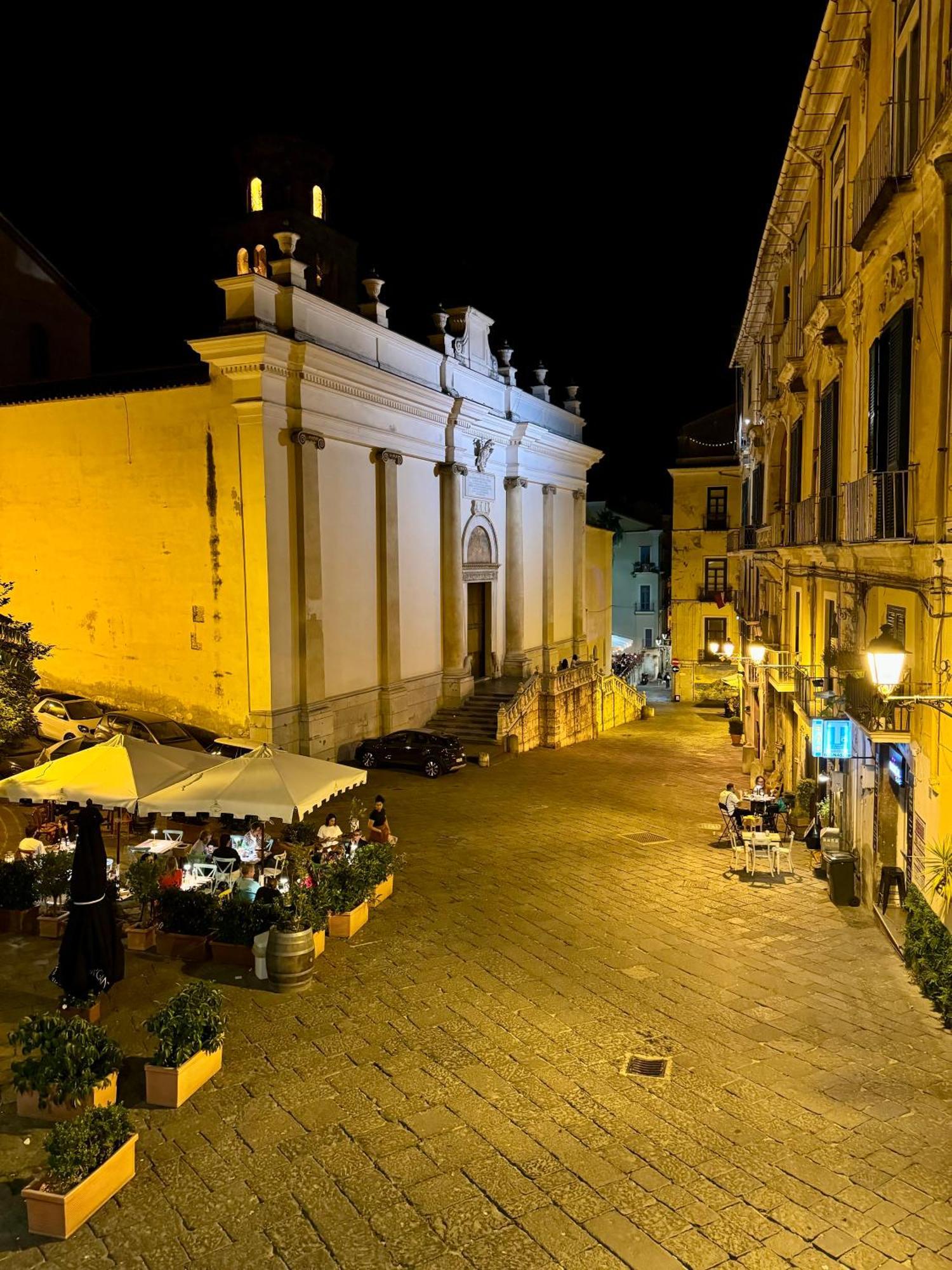 Residenza D'Artista Al Duomo1 Hotell Salerno Exteriör bild